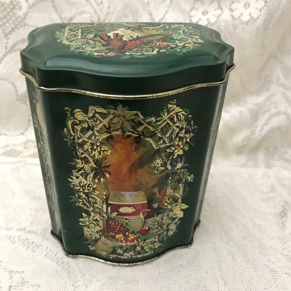 Avon Christmas‎ 1981 Tin, Cute Small Avon Tin, Canister Made in England